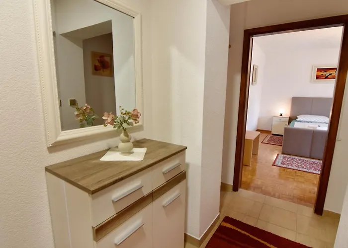 With Parking Space - 22680 Appartement