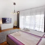 Apartment With Parking Space - 22680 Umag