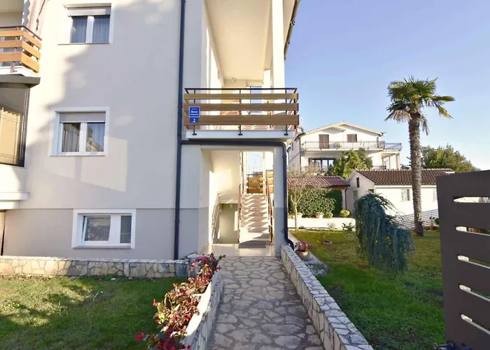 Lejlighed With Parking Space - 22680