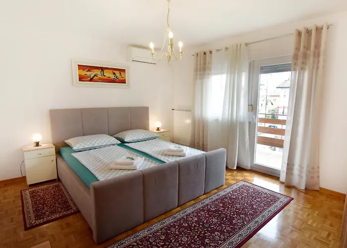 With Parking Space - 22680 Lejlighed *