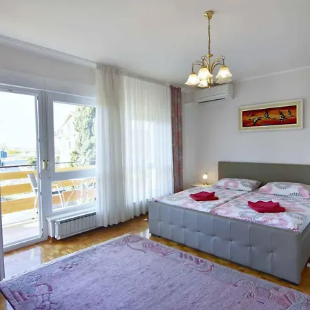 Apartmán With Parking Space - 22680 Umag