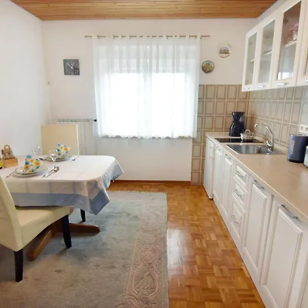Appartamento With Parking Space - 22680 Umago